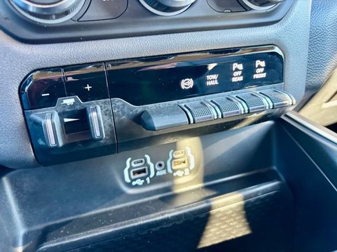 Used 2020 RAM 3500 Big Horn w/ Level 2 Equipment Group image 22