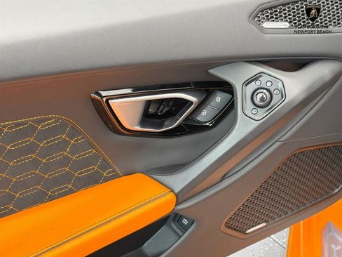 Used 2023 Lamborghini Huracan EVO AWD/4WD image 16