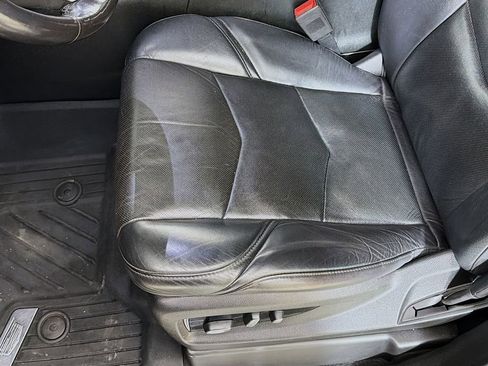 Used 2018 Cadillac Escalade Premium Luxury image 27