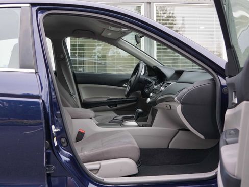 Used 2011 Honda Accord LX image 32