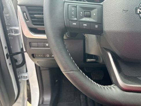 Used 2026 Nissan Rogue Dark Armor FWD image 22
