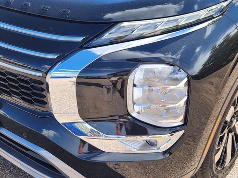 New 2025 Mitsubishi Outlander SE image 5