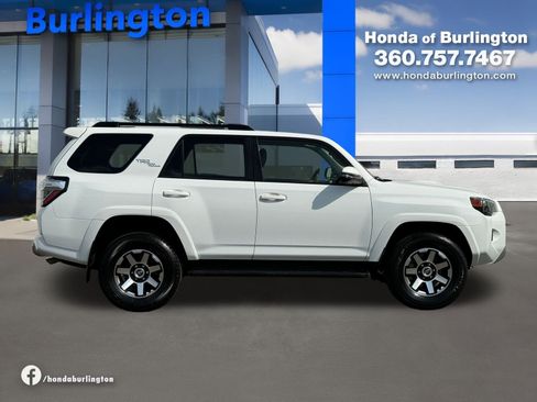 Used 2024 Toyota 4Runner TRD Off-Road Premium image 15