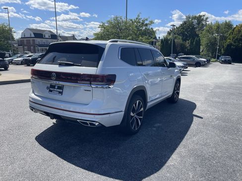 Used 2024 Volkswagen Atlas SEL Premium R-Line AWD/4WD image 7