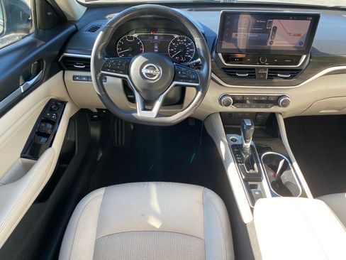 Used 2023 Nissan Altima 2.5 SV w/ SV Premium Package image 28