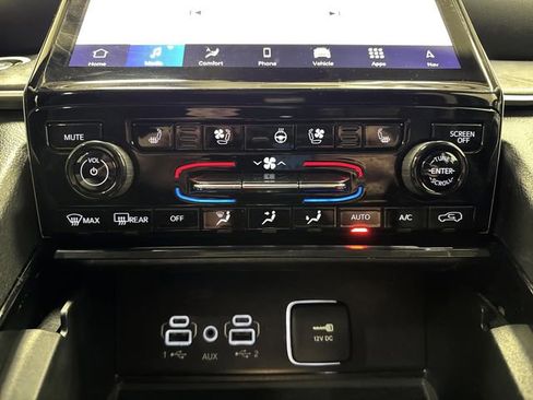 Used 2023 Jeep Grand Cherokee L Limited w/ Luxury Tech Group II image 20