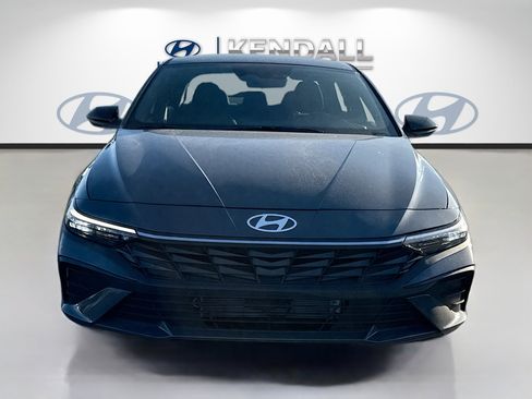 New 2025 Hyundai Elantra SEL image 2