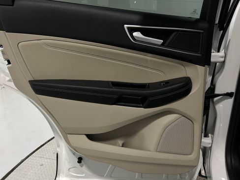 Used 2020 Ford Edge Titanium AWD/4WD image 29
