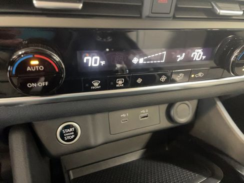 Used 2023 Nissan Rogue SV image 13