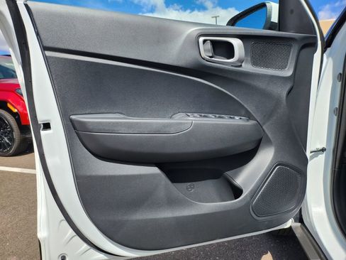 New 2026 Hyundai Venue SE image 27