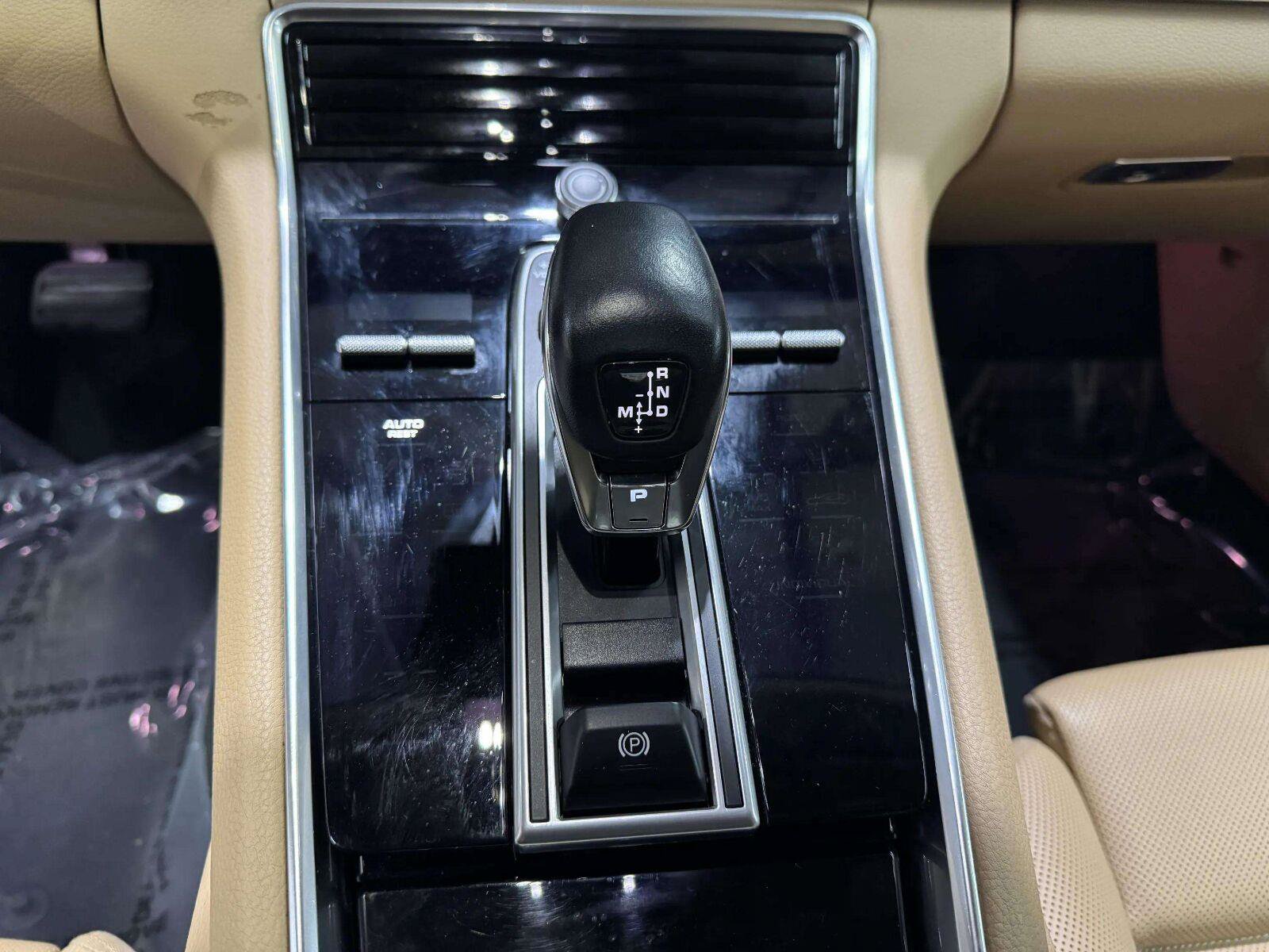 Used 2023 Porsche Panamera 4 Platinum Edition AWD/4WD image 22