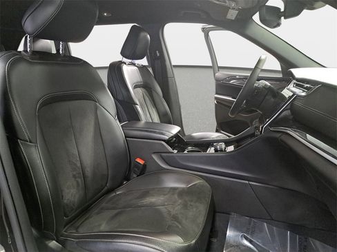 Certified 2023 Jeep Grand Cherokee Altitude image 11