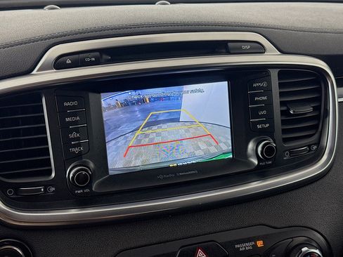 Used 2018 Kia Sorento EX FWD image 19