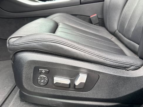 Used 2022 BMW X5 xDrive40i w/ Climate Comfort Package image 14