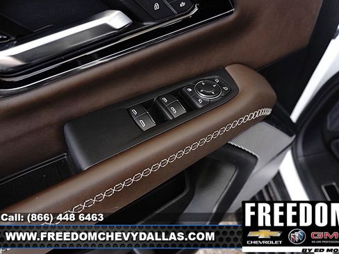 Used 2025 GMC Yukon XL Denali Ultimate AWD/4WD image 41