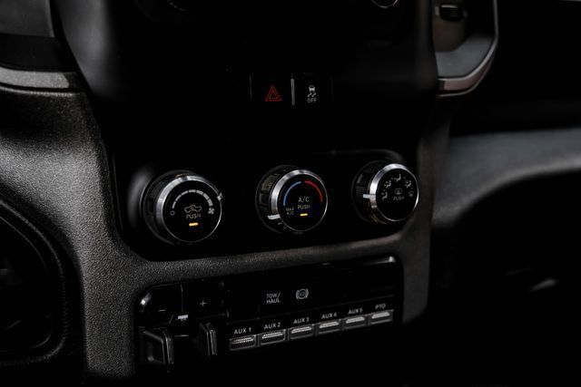 Used 2024 RAM 3500 Tradesman w/ Chrome Appearance Group AWD/4WD image 28