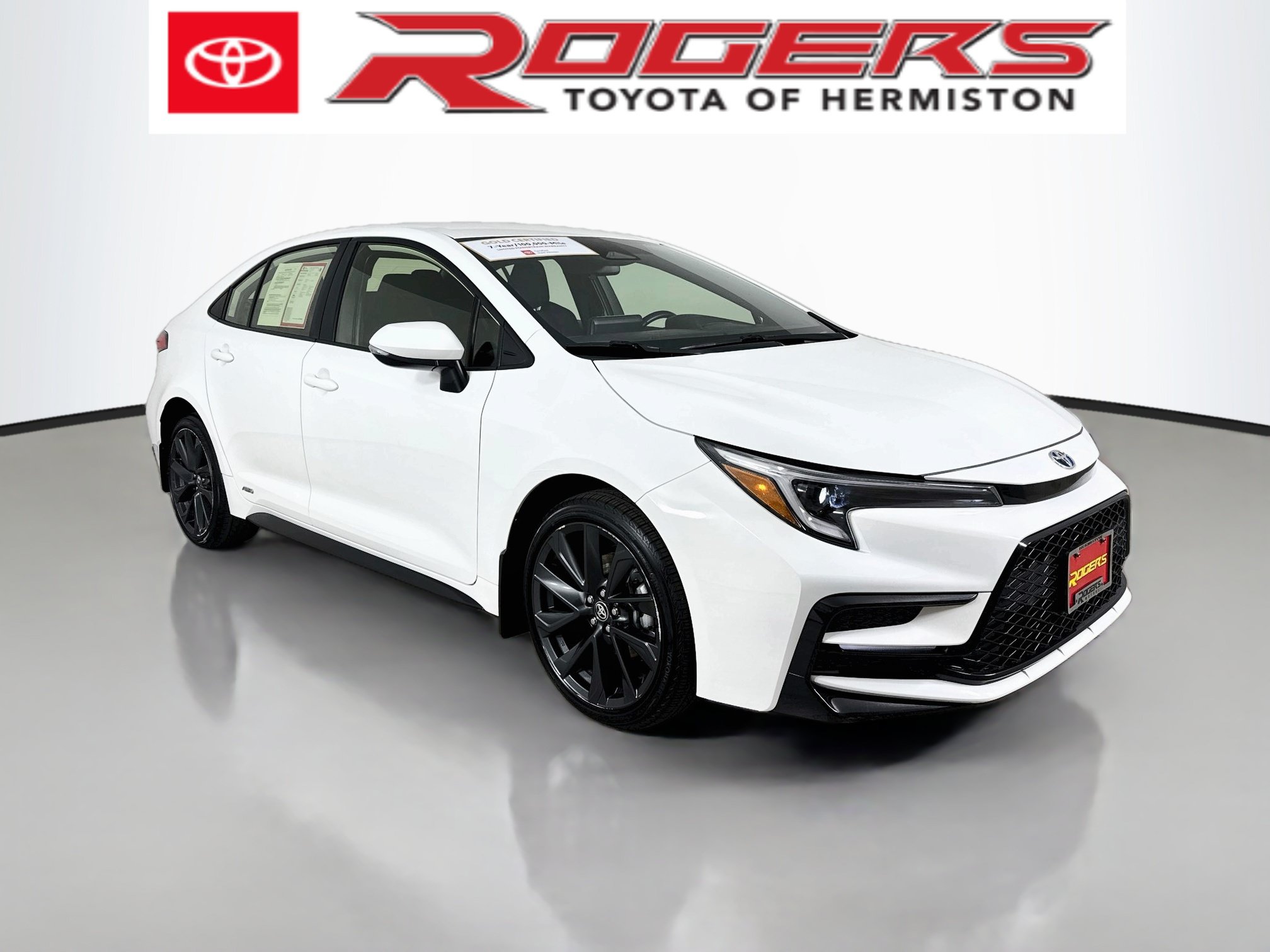 Certified 2024 Toyota Corolla SE AWD/4WD image 1