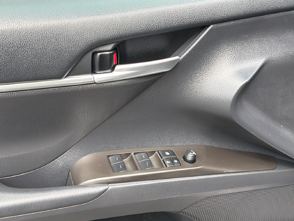 Used 2024 Toyota Camry SE FWD image 18