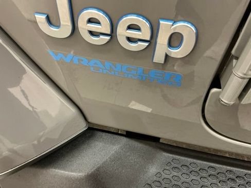 Used 2022 Jeep Wrangler Unlimited Sahara w/ Cold Weather Group AWD/4WD image 10