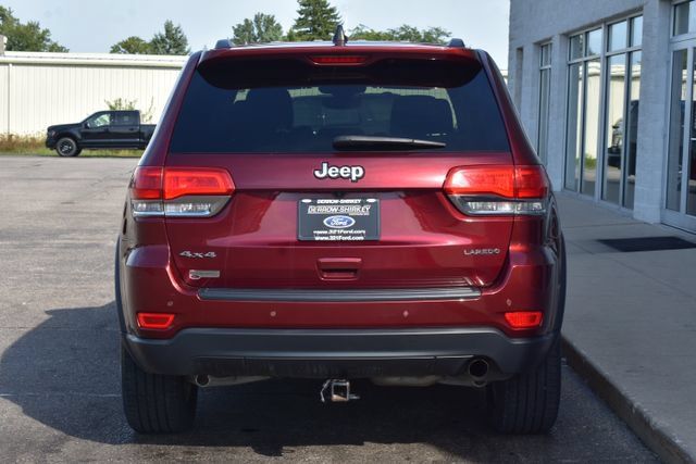 Used 2017 Jeep Grand Cherokee Laredo w/ Quick Order Package 23E AWD/4WD image 10