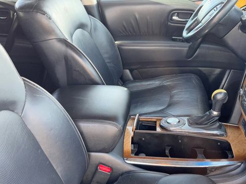 Used 2011 INFINITI QX56 Base w/ Theater Pkg image 10