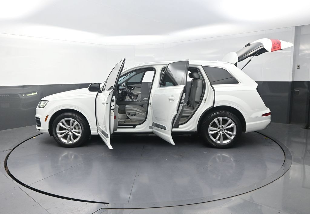 Used 2019 Audi Q7 3.0T Premium Plus AWD/4WD image 35