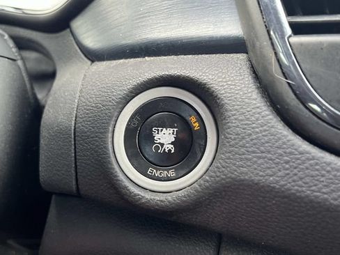 Used 2015 Chrysler 200 S w/ Comfort Group FWD image 29