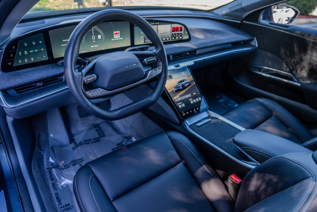 Used 2025 Lucid Air Pure RWD image 4