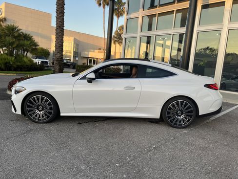 New 2026 Mercedes-Benz CLE 300 4MATIC Coupe image 3
