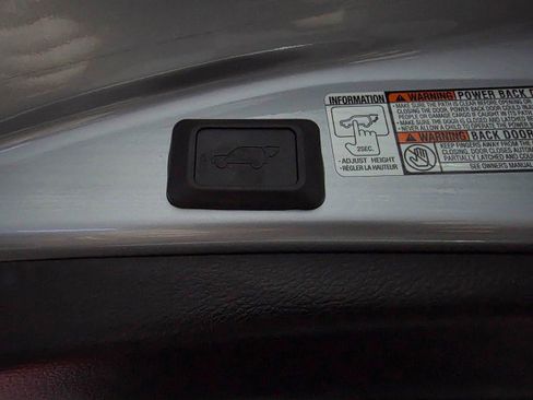 Used 2016 Toyota RAV4 Limited image 43