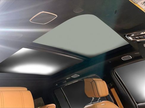 Used 2022 Jeep Grand Wagoneer Series III image 17