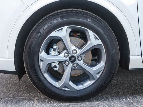 Used 2024 Ford Escape ST-Line w/ Equipment Group 301A image 11