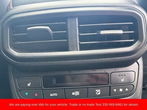 Used 2025 Honda Pilot Black Edition image 35