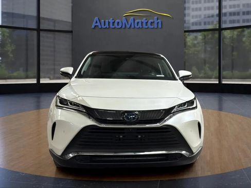 Used 2021 Toyota Venza Limited image 2