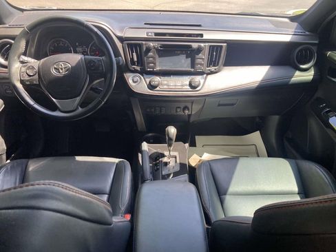Used 2018 Toyota RAV4 SE w/ Power Extra Value Package FWD image 10