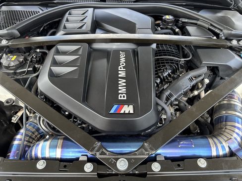 Used 2021 BMW M4 Competition w/ Executive Package RWD image 17