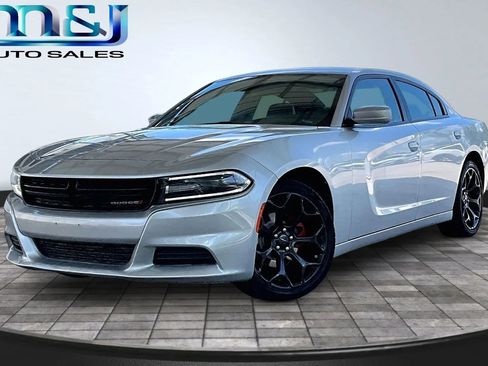 Used 2021 Dodge Charger SXT w/ Leather Interior Group RWD image 1