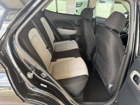 Used 2022 Hyundai Venue SEL w/ Cargo Package FWD image 10