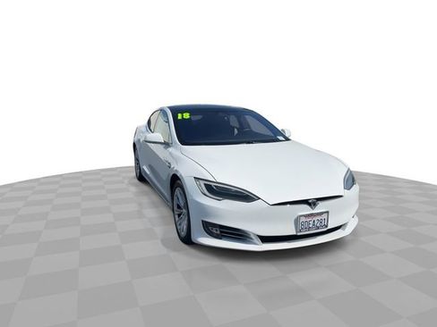 Used 2018 Tesla Model S 75D image 2
