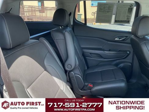 Used 2020 GMC Acadia SLT w/ LPO, Floor Liner Package AWD/4WD image 12
