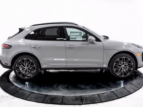 Certified 2025 Porsche Macan image 8