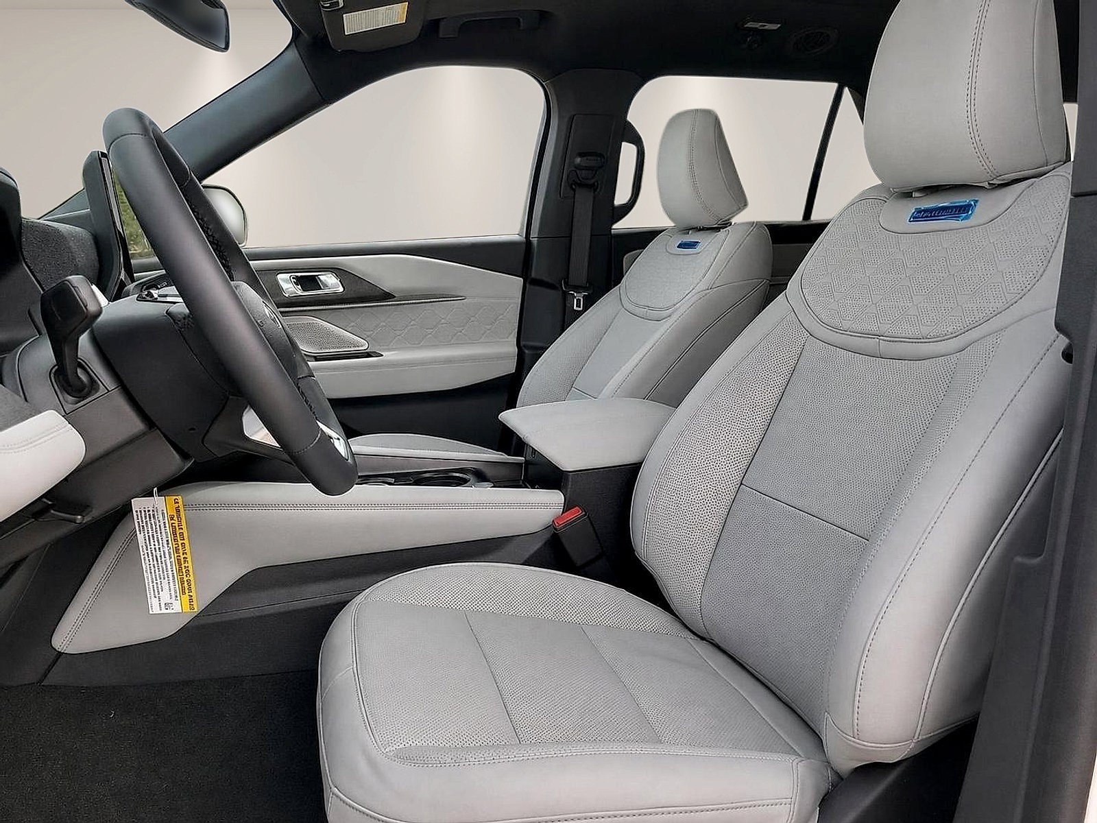 New 2027 Ford Explorer Platinum w/ 3.0L Ultimate Package AWD/4WD image 11