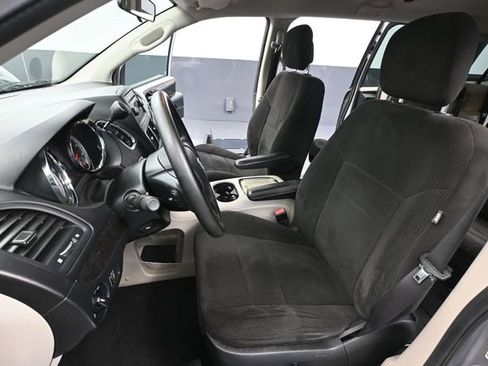 Used 2013 Dodge Grand Caravan SXT FWD image 22