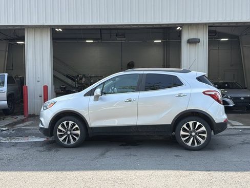Used 2018 Buick Encore Essence AWD/4WD image 9