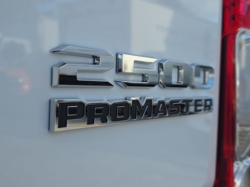 Used 2025 RAM ProMaster 2500 w/ Convenience Group FWD image 10