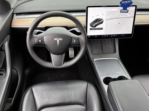 Used 2022 Tesla Model Y Performance image 10