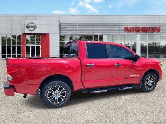 Used 2023 Nissan Titan SV w/ SV Convenience Package RWD image 2