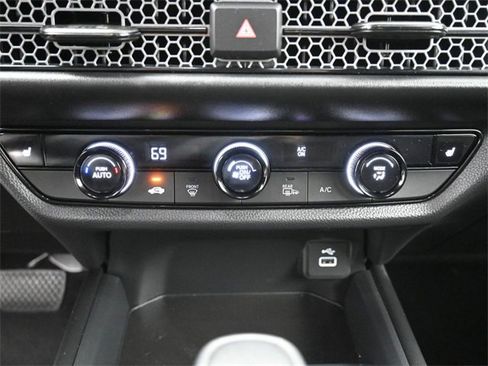 Certified 2025 Honda HR-V Sport image 9