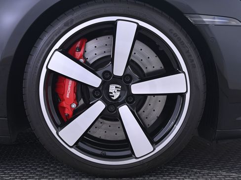 Certified 2025 Porsche 911 Carrera S RWD image 17