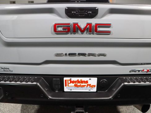 Used 2024 GMC Sierra 2500 AT4X AWD/4WD image 8